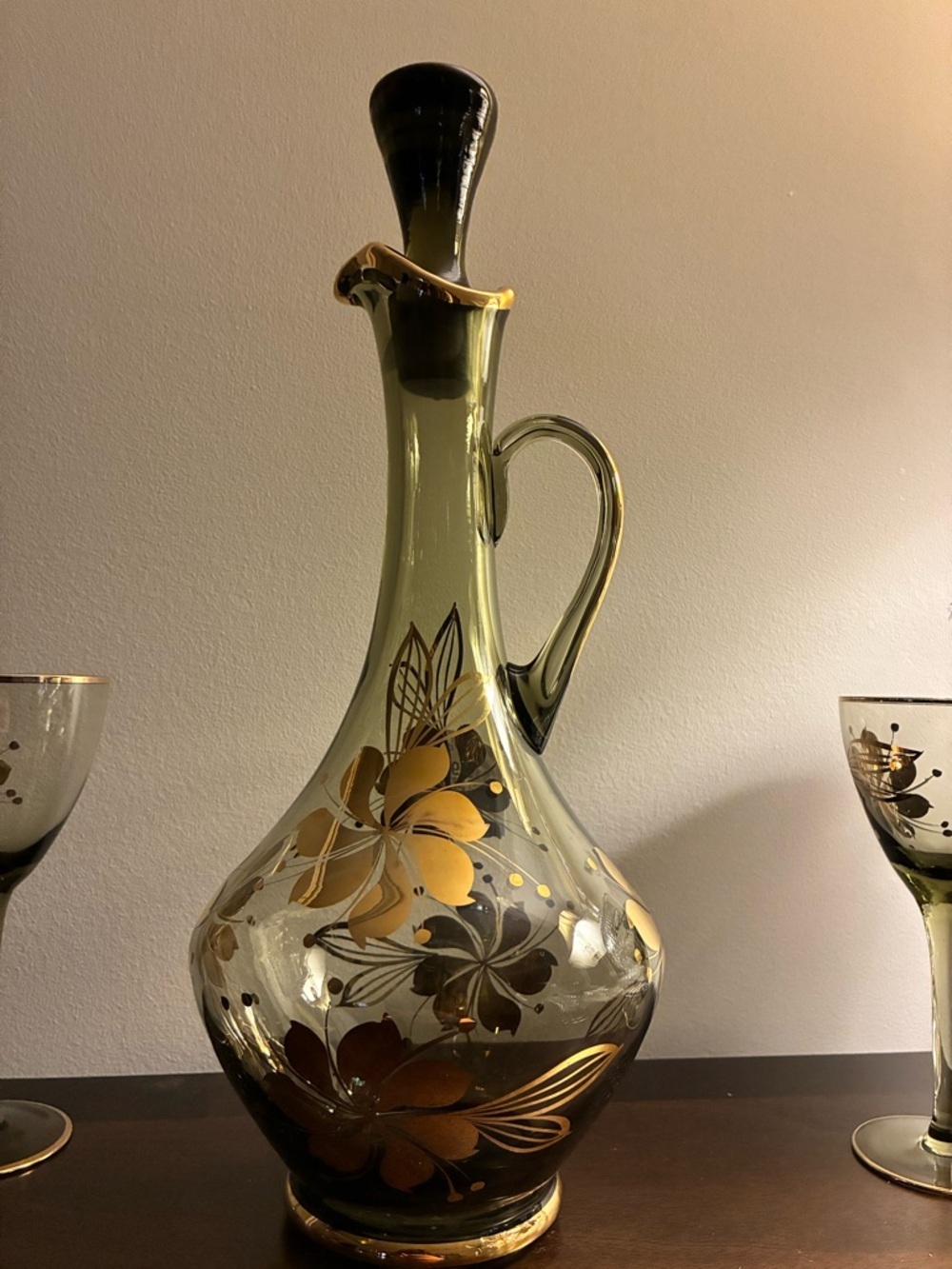 Vintage MCM Romanian Handblown Smoky Glass Decanter with 6 matching stem glasses - Picture 8 of 10